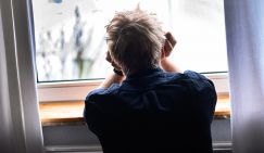 Россиянам перечислили связанные с головной болью болезни