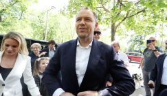 Польский выбор: Бывший вышибала и сутенер присягнул на верность Трампу