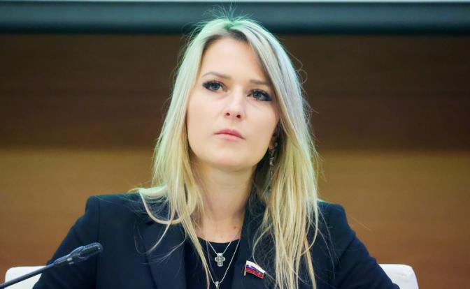 На фото: глава комитета Госдумы по развитию гражданского общества Яна Лантратова.