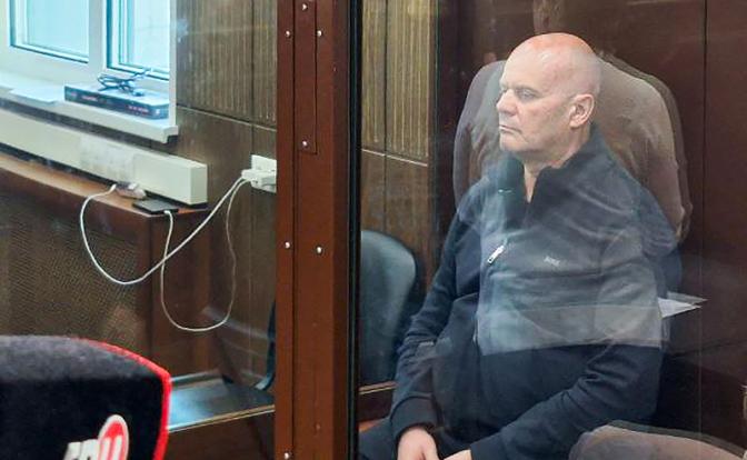 На фото: бывший мэр Красноярска Владислав Логинов, обвиняемый в получении взятки в особо крупном размере, во время заседания в Басманном суде