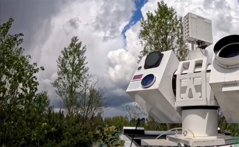 На фото: боевой лазер мобильной группы ПВО из состава ОСпН &laquo;Кочевник&raquo;.