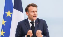 Макрон снова петушится: Меня на Ближнем Востоке знают все. А Путин кто такой?