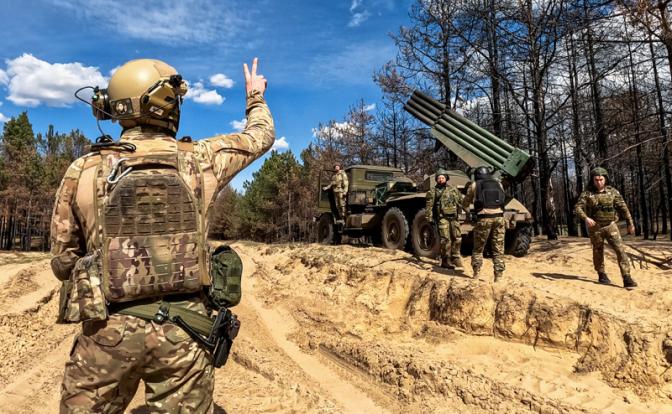 «Жесткие качели»: Казаки лисичанской бригады пробиваются к Северску, закрывая «карманы» мотоциклами