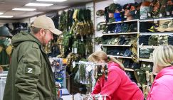 «Кровавые деньги» карман не жгут – на участниках СВО наживаются все, кто может