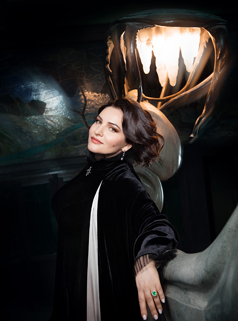 На фото: оперная певица дива Хибла Герзмава.