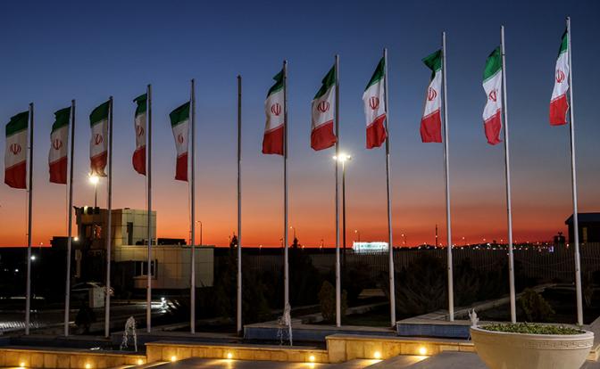 Самое страшное оружие США – «пробирка Пауэлла» – может ударить и по Тегерану