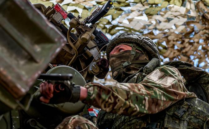 “Все плохо и сложно”: Наши окончательно выбивают врага из последних хат Александро-Калиново и Часова Яра