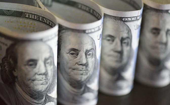 Греф: Равновесным курсом является 100 «плюс» по отношению к доллару