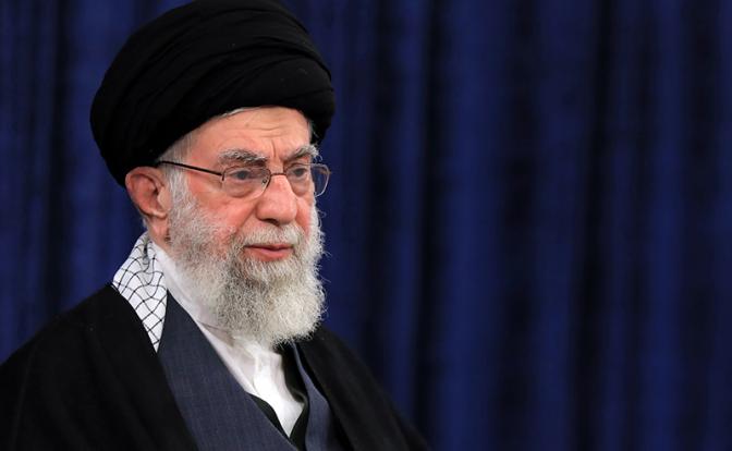 На фото: уховный лидер Ирана аятолла Али Хаменеи