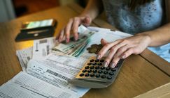 «Может, и по башке кому-то прилетит»: Резкий рост квартплат в июле вновь поставил вопрос - откуда такие цифры взялись?