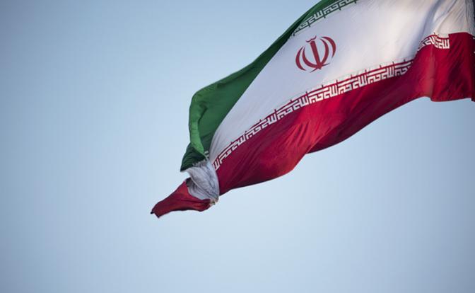 Иран начал восстанавливать авиасообщение в стране