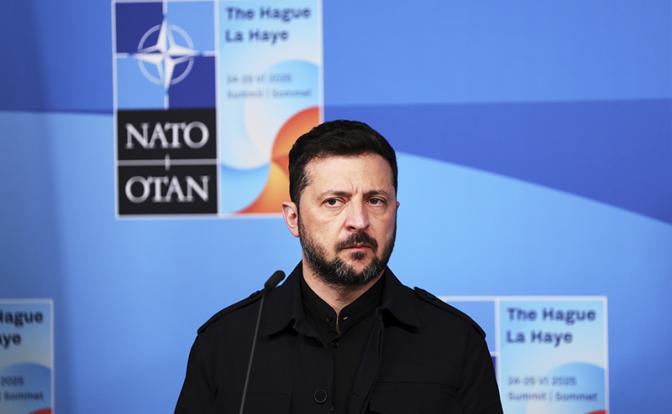 На фото:  Владимир Зеленский на саммите НАТО