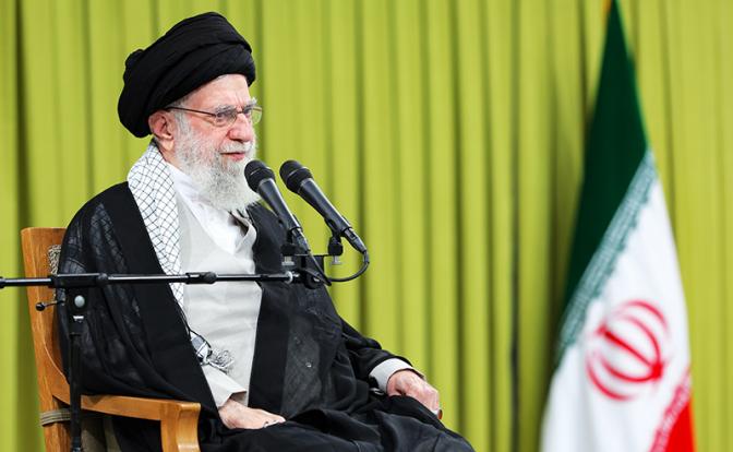 На фото: Верховный лидер Ирана аятолла Али Хаменеи