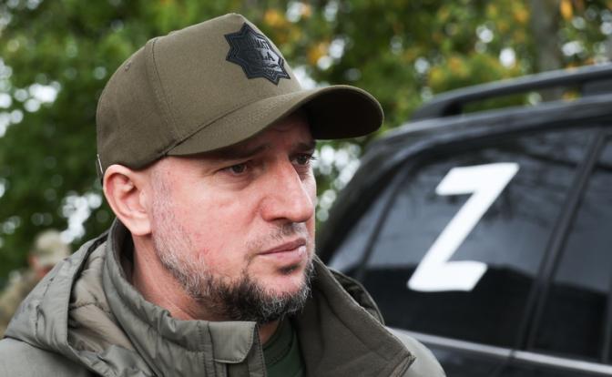 На фото: заместитель начальника Главного военно-политического управления ВС РФ, командир спецназа «Ахмат» Минобороны РФ генерал-лейтенант Апты Алаудинов.