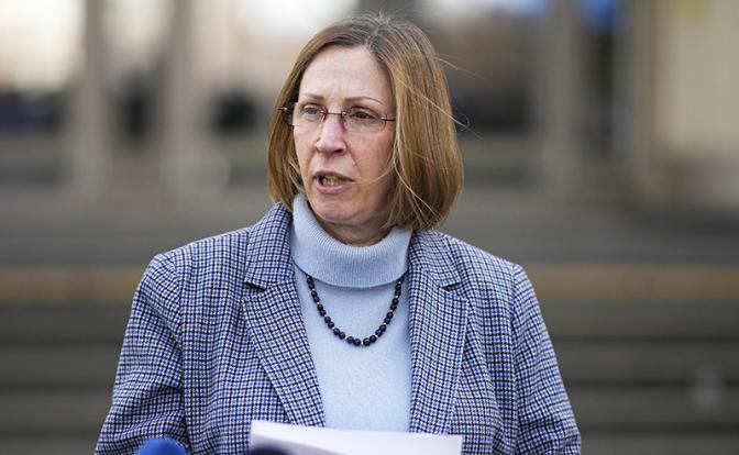 На фото: посол США в России Линн Трейси