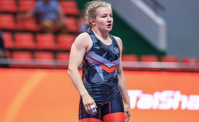 На фото: Алина Касабиева