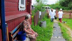 «Халат есть? Значит, доктор»: На селе больных начнут лечить фельдшеры с акушерами