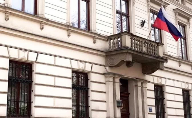 Российское консульство в Кракове прекратило работу по требованию Польши