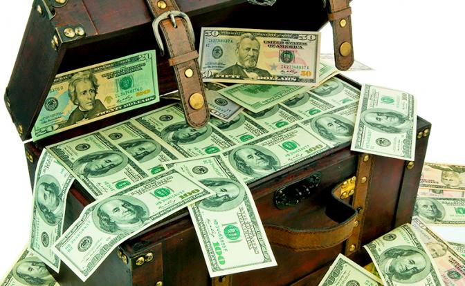 Инвестор описал сценарии для экономики РФ при росте числа долларовых миллионеров