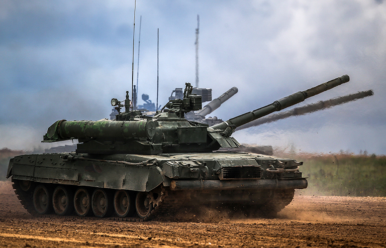 На фото: танк Т-80У