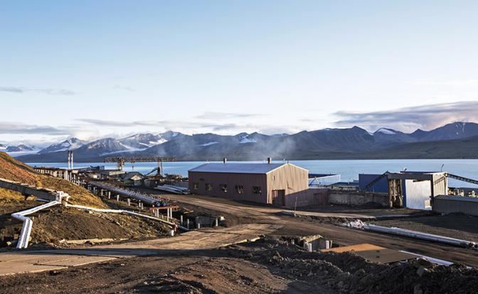 Норвегия особо на Россию не прет, но под шумок оттяпать Шпицберген вполне может