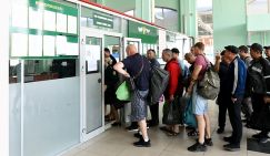 Бардак на границе с Казахстаном: Россия, пытаясь упорядочить поток мигрантов, лупит по своим со всей дури