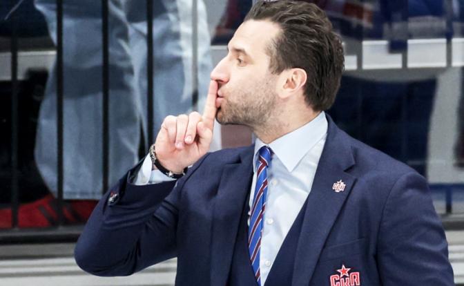 На фото: бывший главный тренер хоккейного клуба СКА Роман Ротенберг