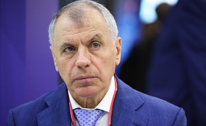 На фото: глава парламента Крыма Владимир Константинов.