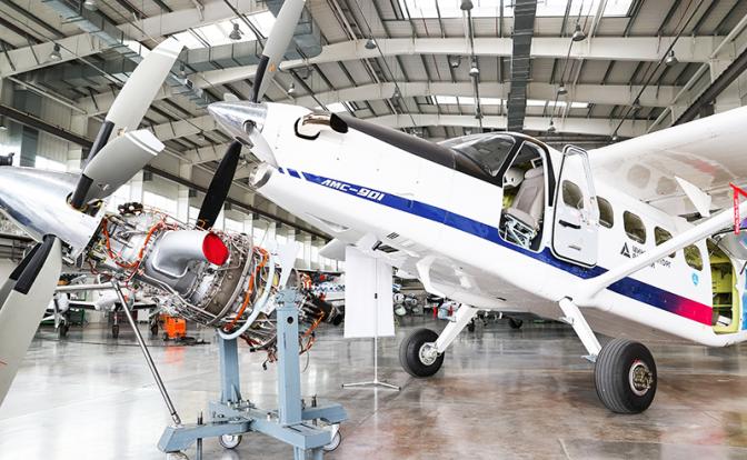 На фото: российский самолет ЛМС-901 "Байкал"