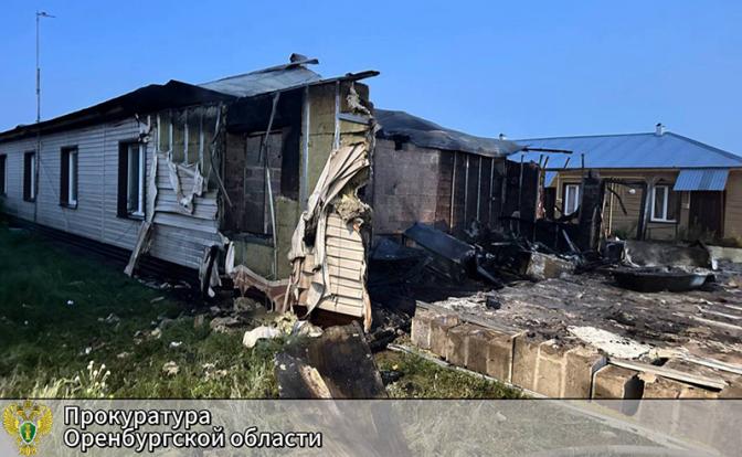 Ночное ЧП в Оренбуржье: взрыв бытового газа разрушил часть жилого дома