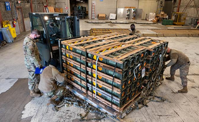 Полковник Кошкин объяснил, как может измениться схема американских поставок Украине