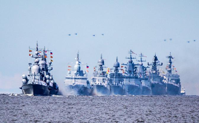 Парада не будет: ВМФ России приказано заняться не салютами и оркестрами, а настоящим боевым делом