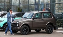 Утильсбор не помог: Новые автомобили все дальше от народа