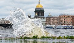 Нева и Финский залив взбесились: Санкт-Петербург накрыл циклон «Енгин», «человейники» топит первыми