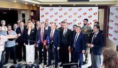 Зюганов: съезд КПРФ проходит в условиях войны англосаксов против русских