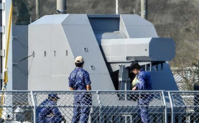 На фото: корабельные стрельбовые испытания рельсотрона