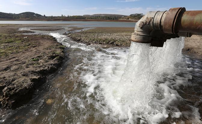 Крым безводный: «Жара дикая, все хотят не один раз в день душ принимать, а 3–4 раза»