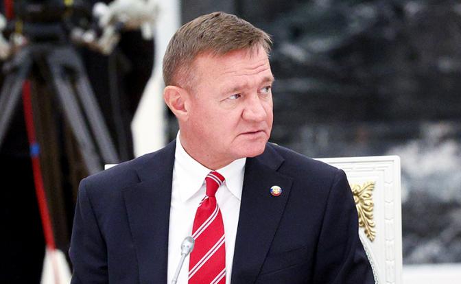 На фото: министр транспорта РФ Роман Старовойт в Кремле во время совещания, 30 июня 2025 года.