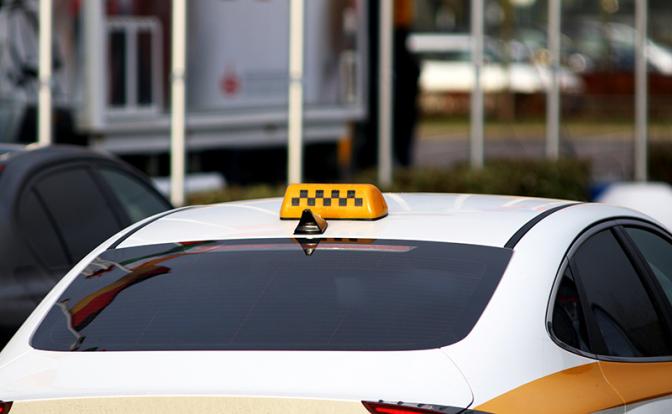 Заговор в такси: Генпрокуратура расследует скачок цен при сбоях связи