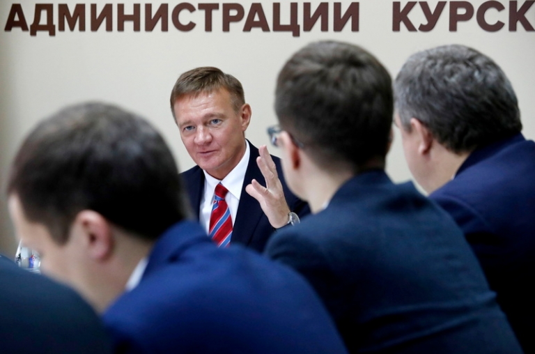 На фото: временно исполняющий обязанности губернатора Курской области Роман Старовойт во время встречи с участниками проекта "Лидеры России" в Администрации Курской области, 2019 год.