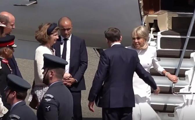 Супруга Макрона вновь публично унизила мужа