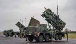 14 июля Трамп объявит, что передаст Украине ЗРК Patriot. Через месяц их сожгут «Искандеры» и «Герани»