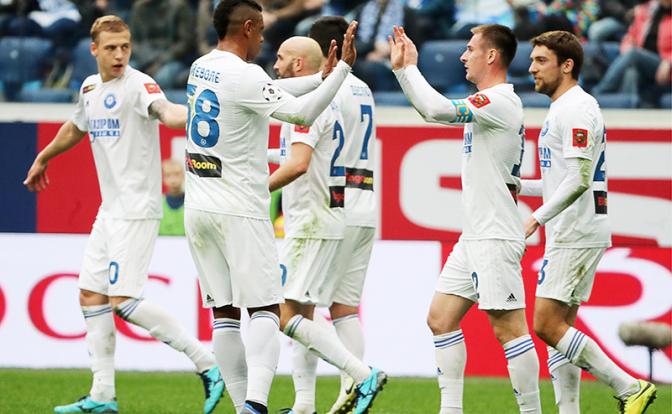 На фото: игроки "Оренбурга"