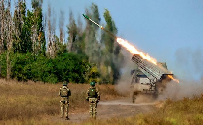 Генерал Герасимов в штабе группировки «Центр»: Сырский понял, что окружение Покровска пойдет быстрее