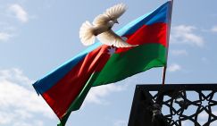 «Закрыть границу, ввести визы!»: С Азербайджаном Россия уже может попрощаться?