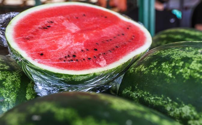 Озвучена опасность льда и арбузов летом