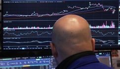 Трамп в посудной лавке – зачем Вашингтон держит международную торговлю в подвешенном состоянии