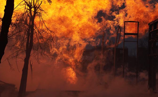 Атака на Киев: горят склады