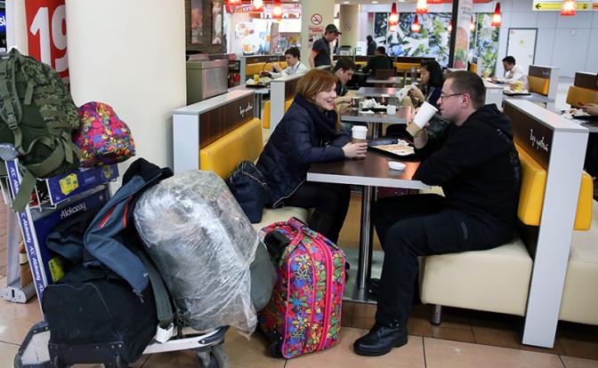 Генпрокуратура взяла на контроль ситуацию с ценами на воду и продукты в аэропортах