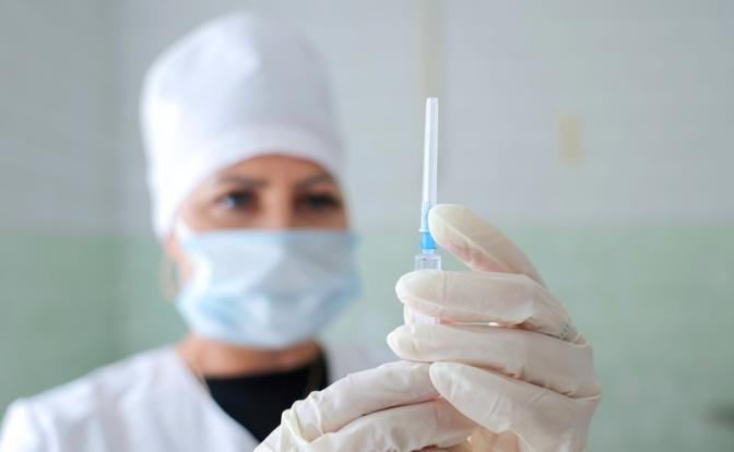 Эксперты просят ускорить внедрение вакцины от менингококка